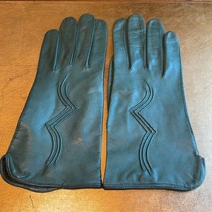 Italian Lambskin Leather Gloves / Lightly Worn!